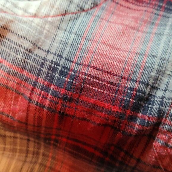 Old Navy men's long‎ sleeve button up plaid flannel - Picture 5 of 7